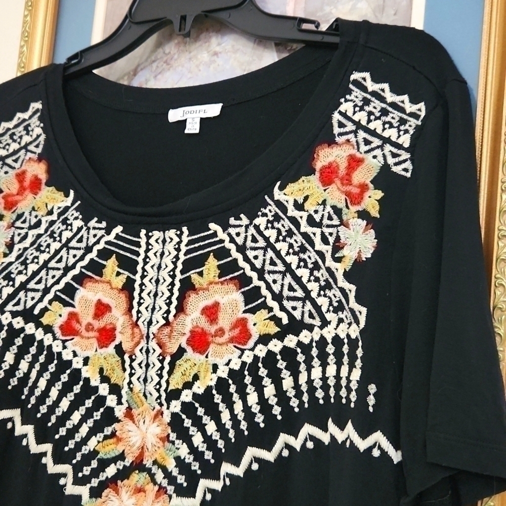Oversized Embroidered Top Short sleeve Casual Bohemian Contemporary JODIFL Small - Picture 3 of 10